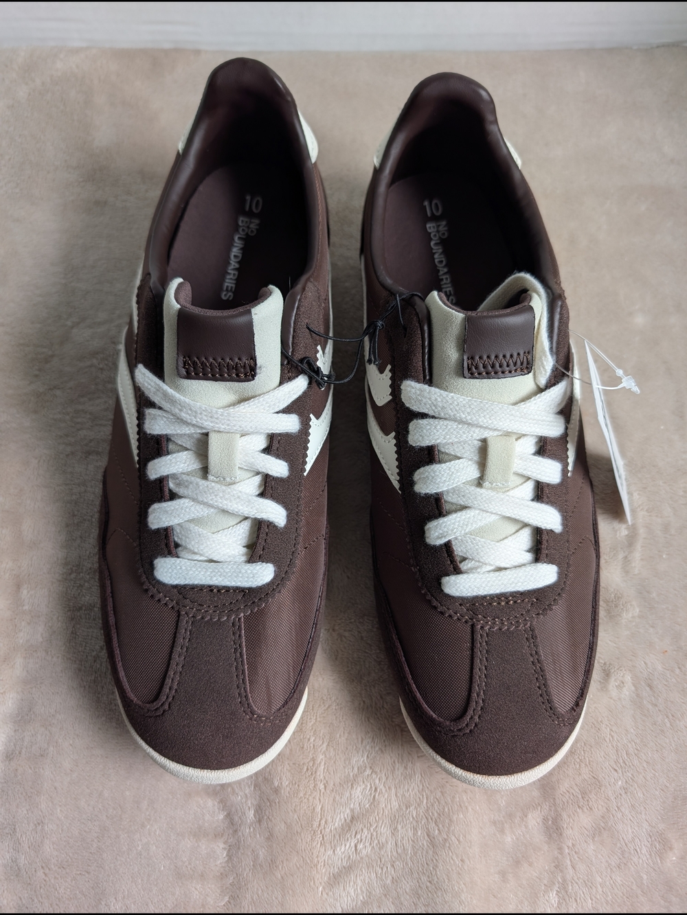No Boundaries Women's Retro Lace-Up Sneakers Size 10
